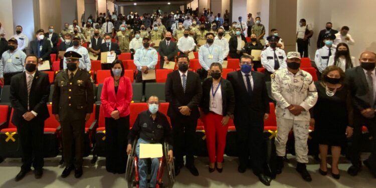 Más de 100 elementos de seguridad privada cuentan con Curso Básico de Profesionalización