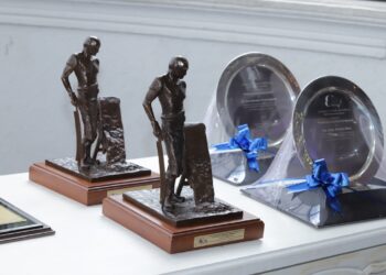 Entregan reconocimientos San Sebastián y al Mérito Curtidor