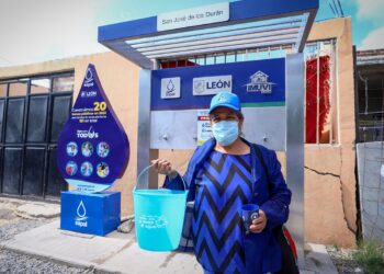 Instalan tomas públicas de agua potable en León