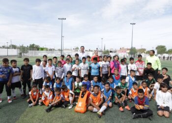 ¿Qué servicios ofrecen los Centros Comunitarios de Fundación León?