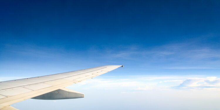 Conoce tus derechos al viajar en avión