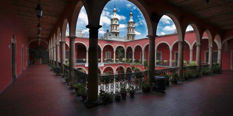 Sitios históricos de León tendrán iluminación escénica