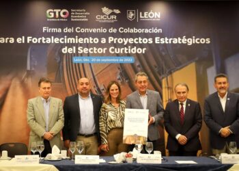 Acuerdan fortalecer al sector de la curtiduría en León