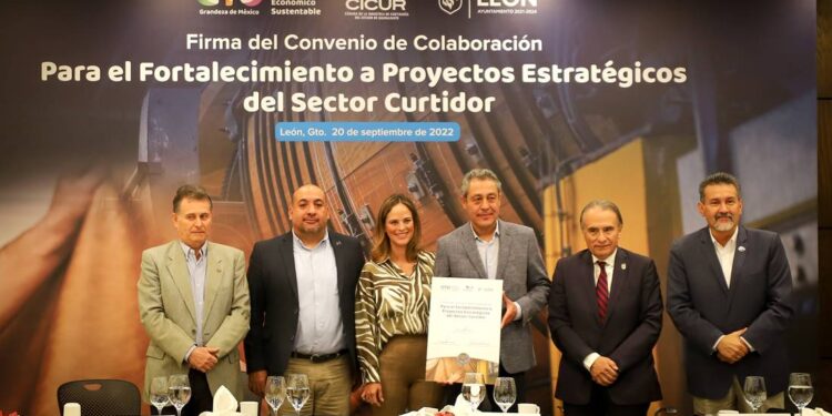 Acuerdan fortalecer al sector de la curtiduría en León