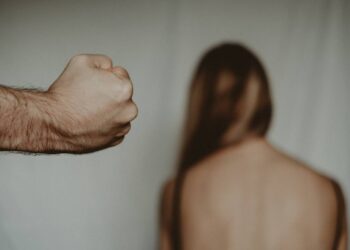 ¿Qué hacer antes, durante y después de un incidente de violencia familiar?