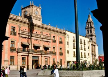 ¿En dónde puedo denunciar a un funcionario o servidor público de León?