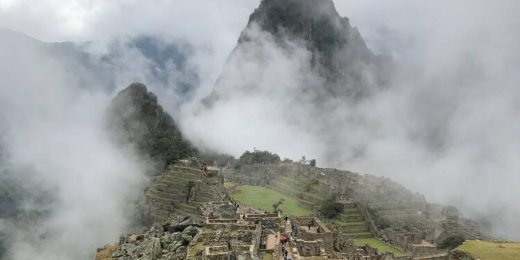 Contacta Gobierno estatal a guanajuatenses varados en Perú; al menos son 12