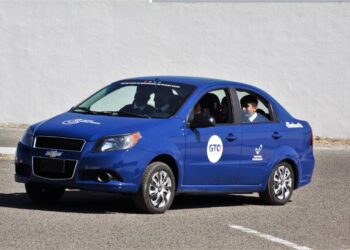 Este es el auto eléctrico reconvertido por estudiantes guanajuatenses