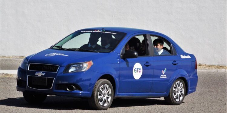 Este es el auto eléctrico reconvertido por estudiantes guanajuatenses