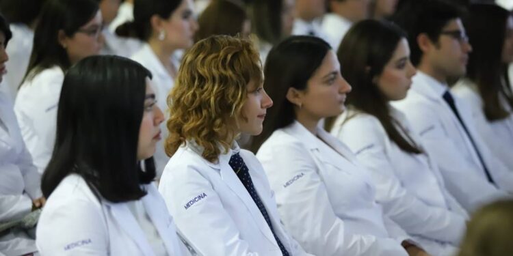 Escuelas de Medicina firman convenio con la CECAMED, ¿en qué consiste?
