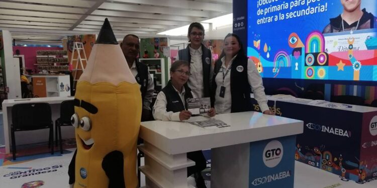 Ofrece INAEBA opción de certificación de educación básica en la Feria Estatal de León