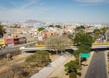 Entregan infraestructura vial en León