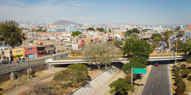 Entregan infraestructura vial en León