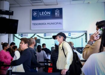 ¿Cuáles son los requisitos para obtener la cuota mínima del predial en León?