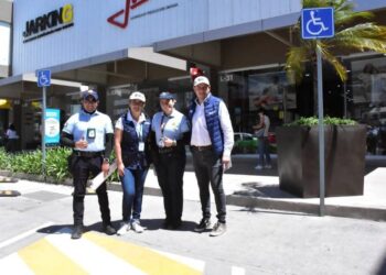 Promueven inclusión en plazas comerciales de León