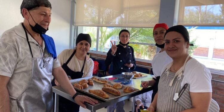 ¿Te interesa aprender sobre preparación de alimentos y bebidas? Inscríbete al diplomado de IECA en San Francisco del Rincó