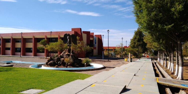 Continúa entrega de fichas para examen de admisión en la Universidad Tecnológica del Norte de Guanajuato