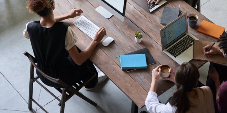 ¡Atención jóvenes emprendedores! Lanzan programa Juventudes con IDEA