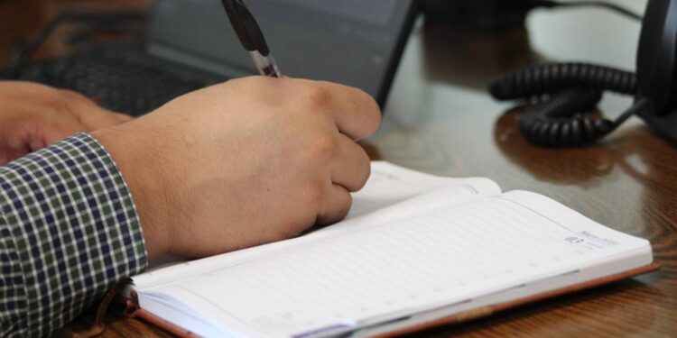 ¿Harto de trámites engorrosos? Participa en la convocatoria para mejorar los procesos burocráticos