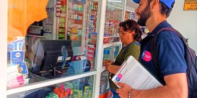 ¡No te dejes sorprender! Así puedes identificar a trabajadores oficiales de COFEPRIS
