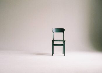¿En qué consiste la “Ley Silla” y cómo beneficiaría a las personas trabajadoras?