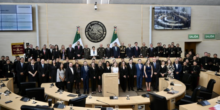 Honran en Guanajuato el bicentenario del Heroico Colegio Militar