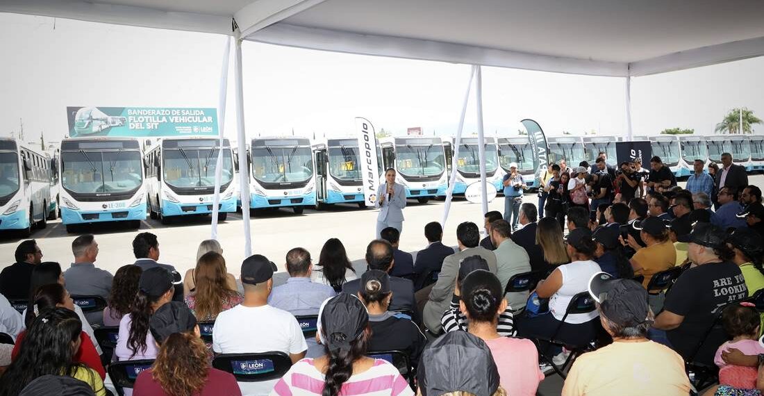 Incrementan flotilla del SIT León; entregan 65 nuevas unidades