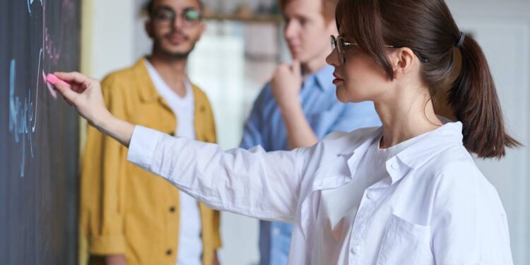 ¿Eres universitario? Solicita la Beca Excelencia del Gobierno de León