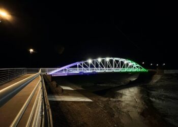 Inauguran puente peatonal sobre el río Laja en Comonfort; ¿qué zonas se benefician con esta obra?