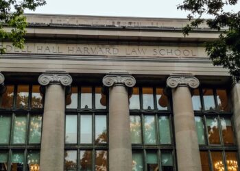 ¿Buscas una certificación en universidades prestigiosas? ¡Regístrate en esta convocatoria!