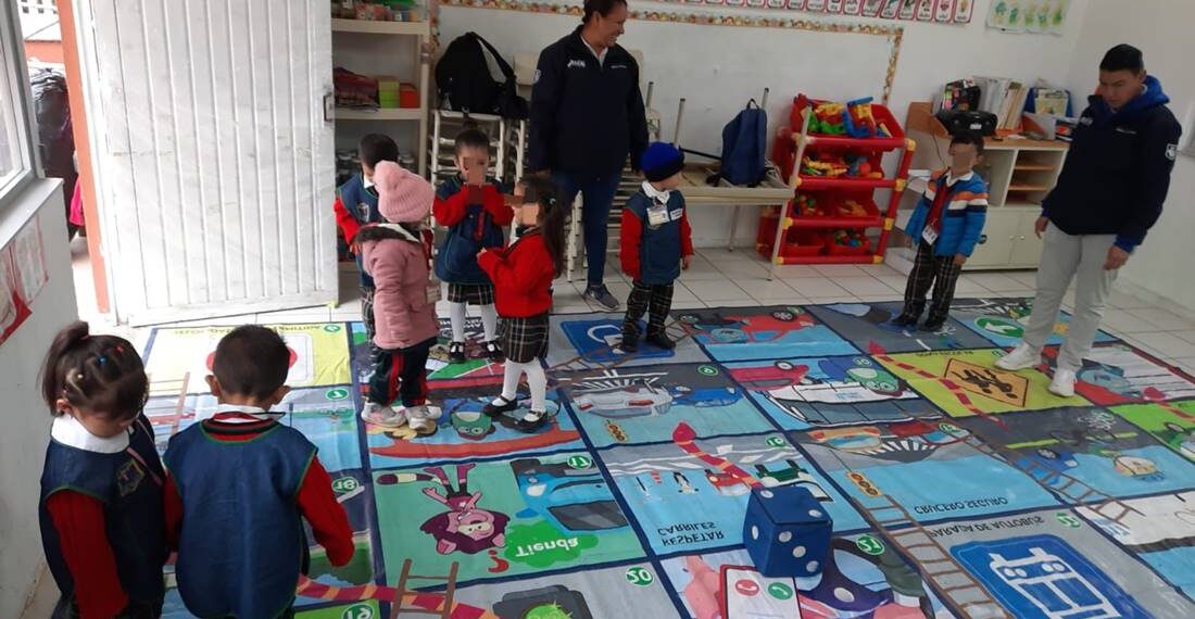 ¿Dónde se puede solicitar un taller de seguridad vial para niñas y niños en León?
