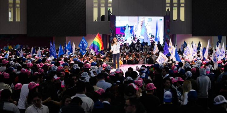 ¿Qué propuestas hicieron jóvenes guanajuatenses a la precandidata Libia Dennise?