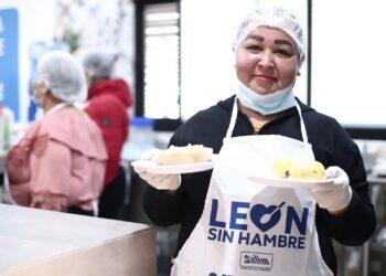 ¿Qué servicios ofrece el Club DIF de la colonia 10 de mayo en León?