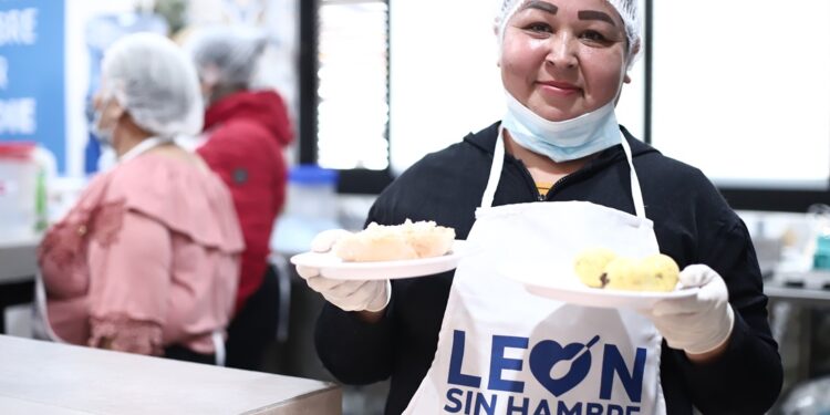 ¿Qué servicios ofrece el Club DIF de la colonia 10 de mayo en León?