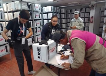 Inicia entrega de documentación y materiales electorales a presidentes de casillas