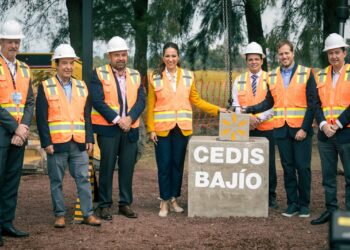 ¡La detección oportuna puede salvarte la vida! ¿Cuál es la forma correcta de revisar las mamas?