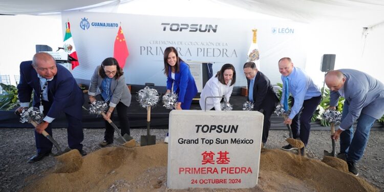 Grand Top Sun coloca la primera piedra de su nueva planta en León