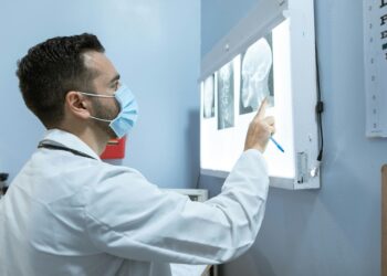 ¿Qué servicios de salud se brindan en el CAISES Salamanca?