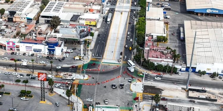 ¿En qué consistió la obra del Paso Inferior Vehicular en Celaya?