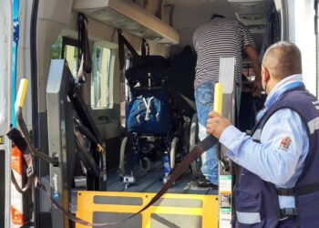 ¿En qué horarios operarán las oficinas de atención ciudadana de León en temporada vacacional?