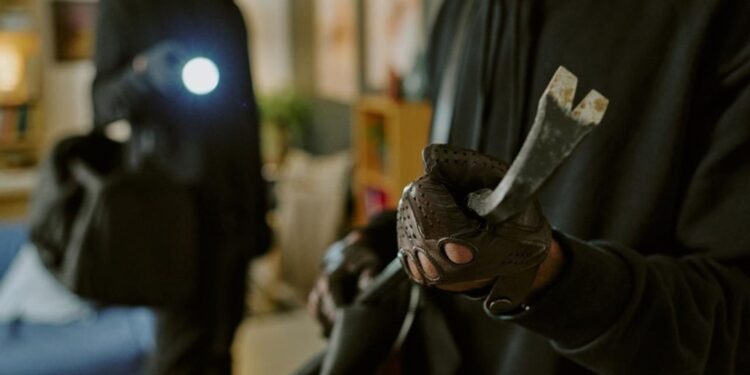 ¿Tomarás vacaciones esta semana? Considera estas medidas para prevenir robos en tu vivienda