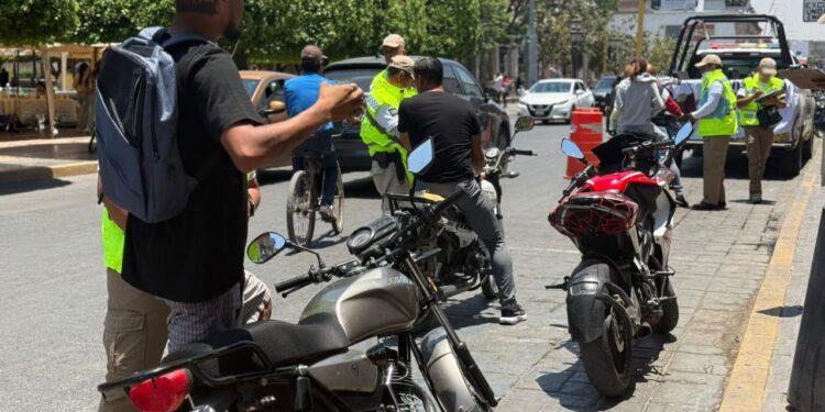 Silao implementa el operativo ‘Casco Seguro’ y aplicaron 30 multas en primer día