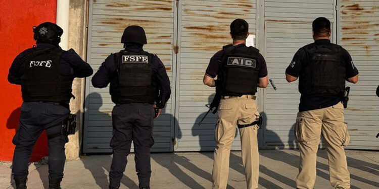 Limpia en Villagrán arroja seis detenidos, cuatro son policías municipales