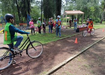 Biciescuela, una divertida iniciativa para niñas y niños de León