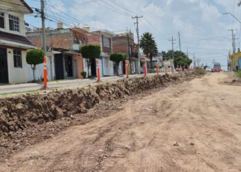 Ya inició la pavimentación de la avenida Salamina en León: conoce las vías alternas