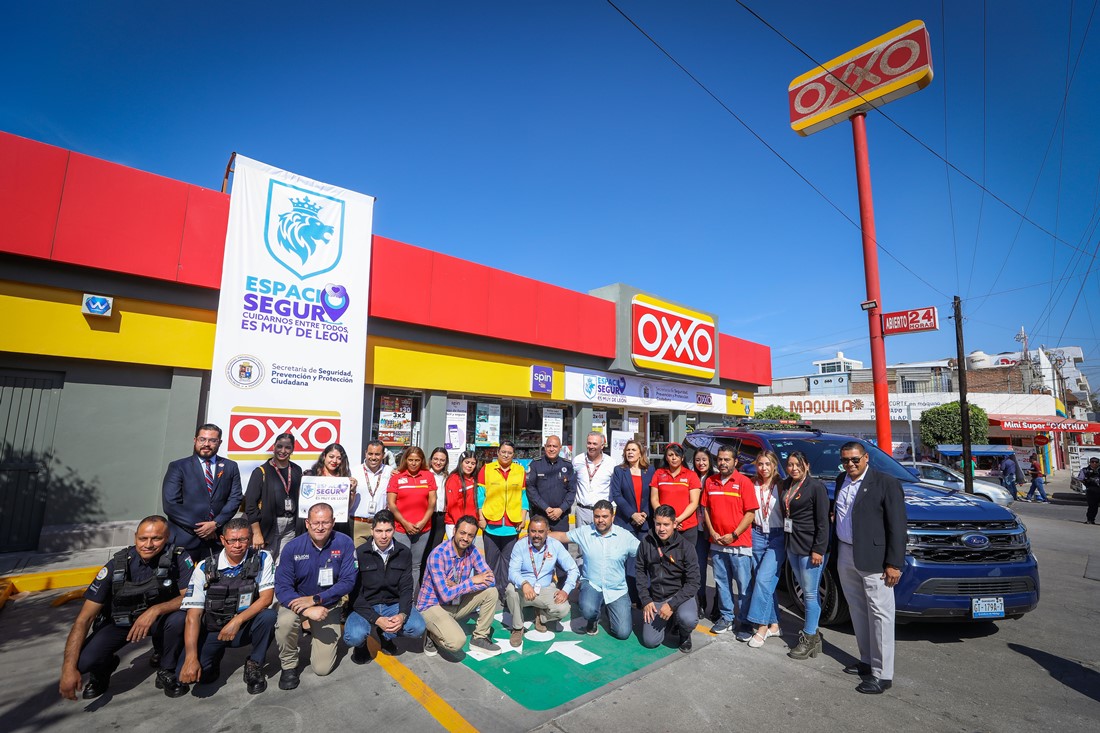 Tiendas Oxxo de León se suman a la red de Espacios Seguros para mujeres