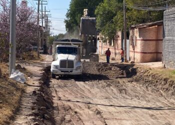 Gobierno de León ya inició los trabajos de pavimentación en la comunidad Lagunillas