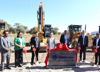 Tongling pone la primera piedra de su planta en Guanajuato