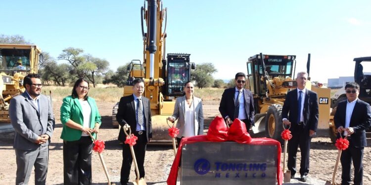 Tongling pone la primera piedra de su planta en Guanajuato