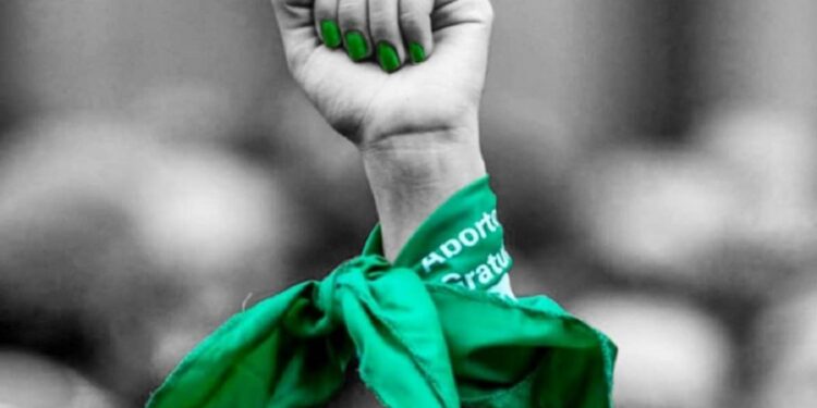 Terapias de conversión en Guanajuato, no; penalización del aborto, sí